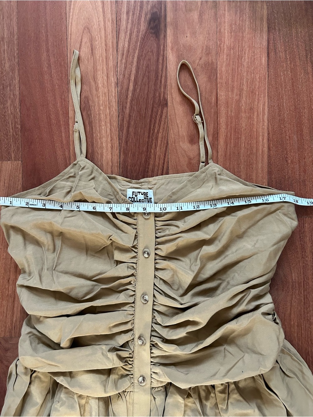 🤎 Women’s Ruched Midi Tank Dress – Future Collective
Khaki | M | NWT - Picture 10 of 11